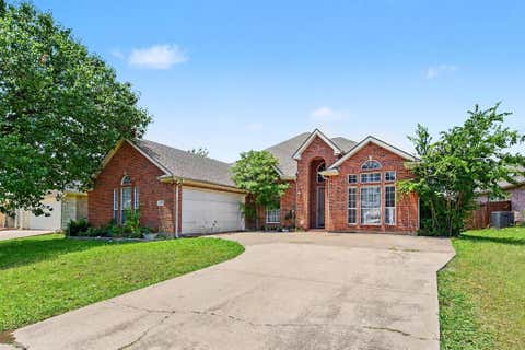 Photo of 2005 Merritt Way, Arlington, TX 76018 (MLS # 21351030)