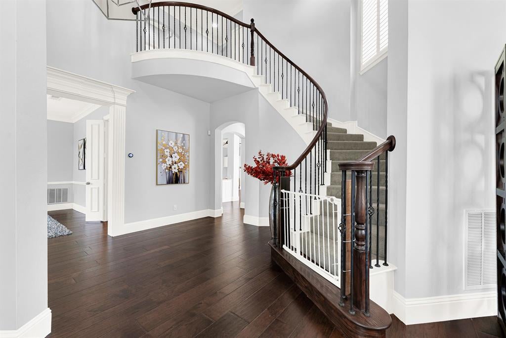 6400 VILLAGE SPRINGS Drive