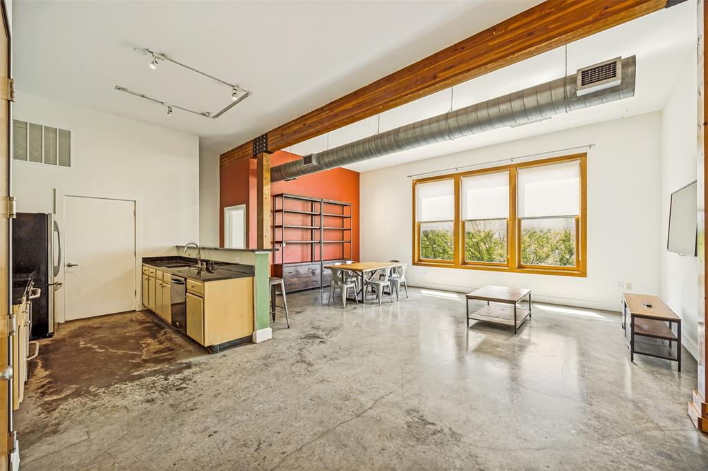 2502 Live Oak Street 228