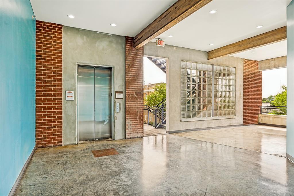 2502 Live Oak Street 228