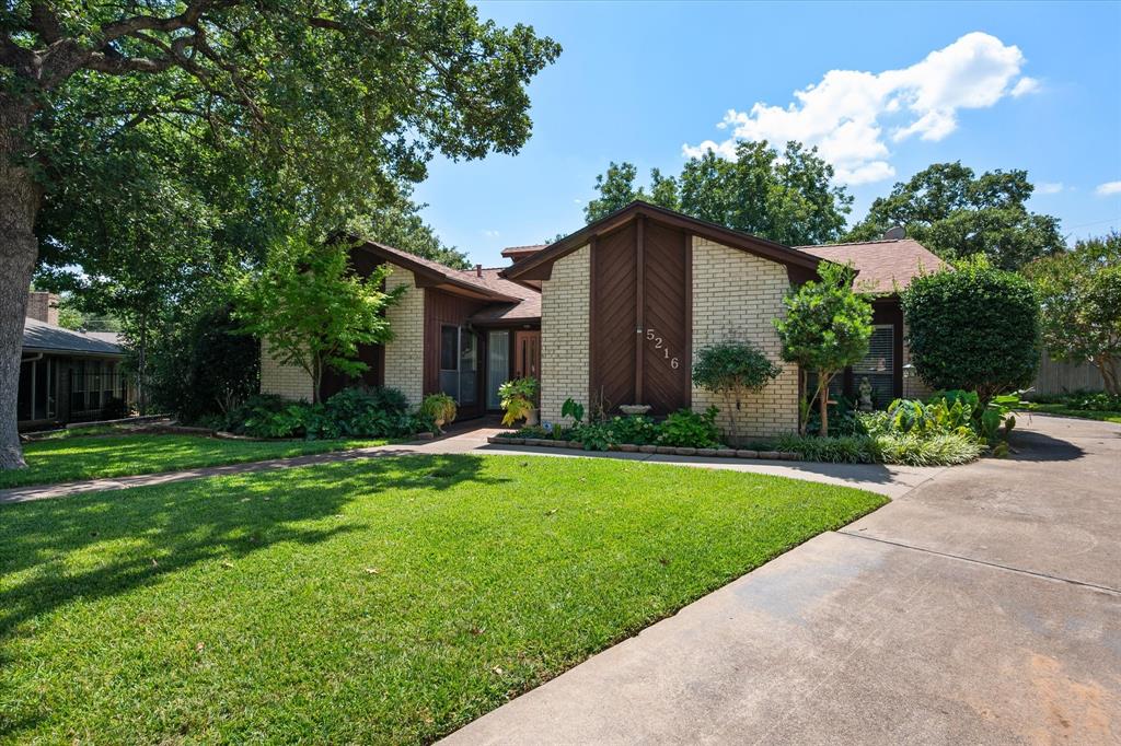 5216 Wind Rock Court