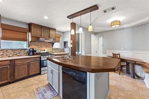 Photo of 703 Spring Brook Drive, Allen, TX 75002 (MLS # 21395266)