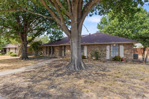 Tiny photo for 703 Spring Brook Drive, Allen, TX 75002 (MLS # 21395266)