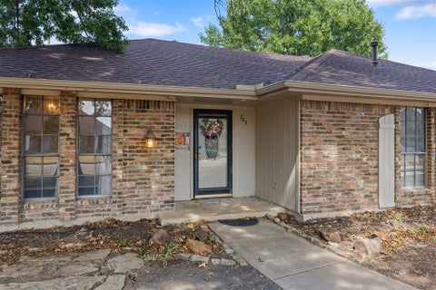 Tiny photo for 703 Spring Brook Drive, Allen, TX 75002 (MLS # 21395266)