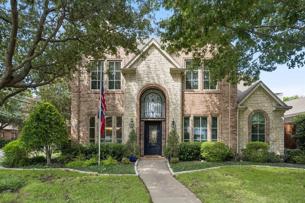 Photo for 5001 Stanford Avenue, Dallas, TX 75209 (MLS # 21067198)