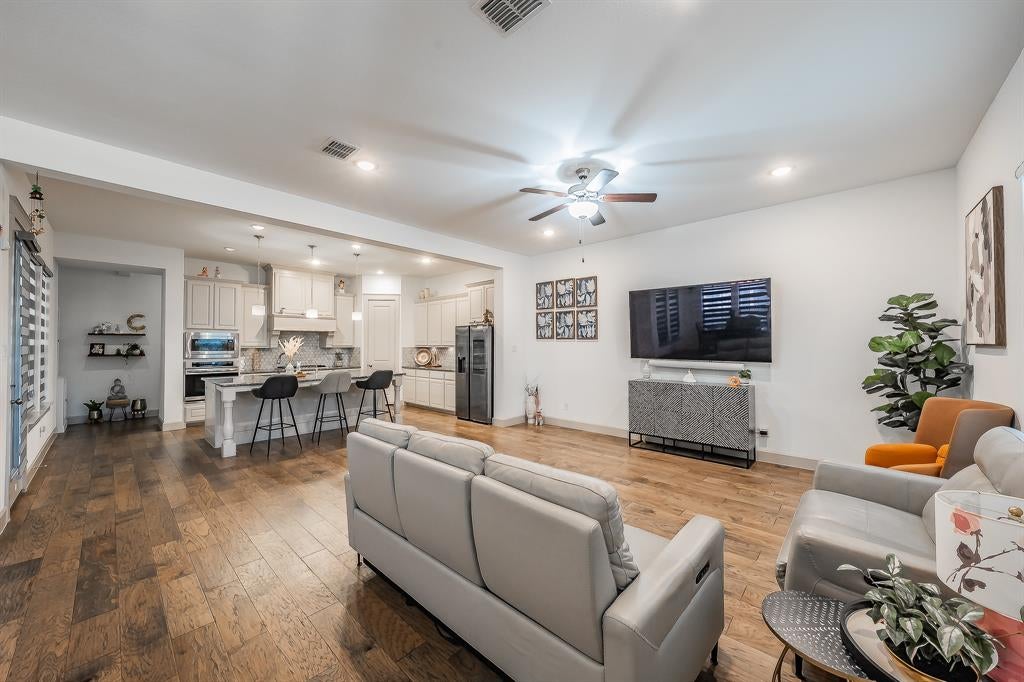 1279 Ocean Breeze Drive