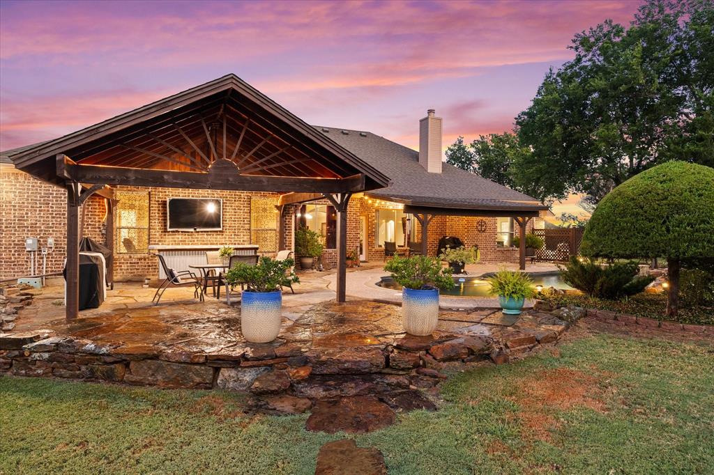 330 Cattlemans Trail