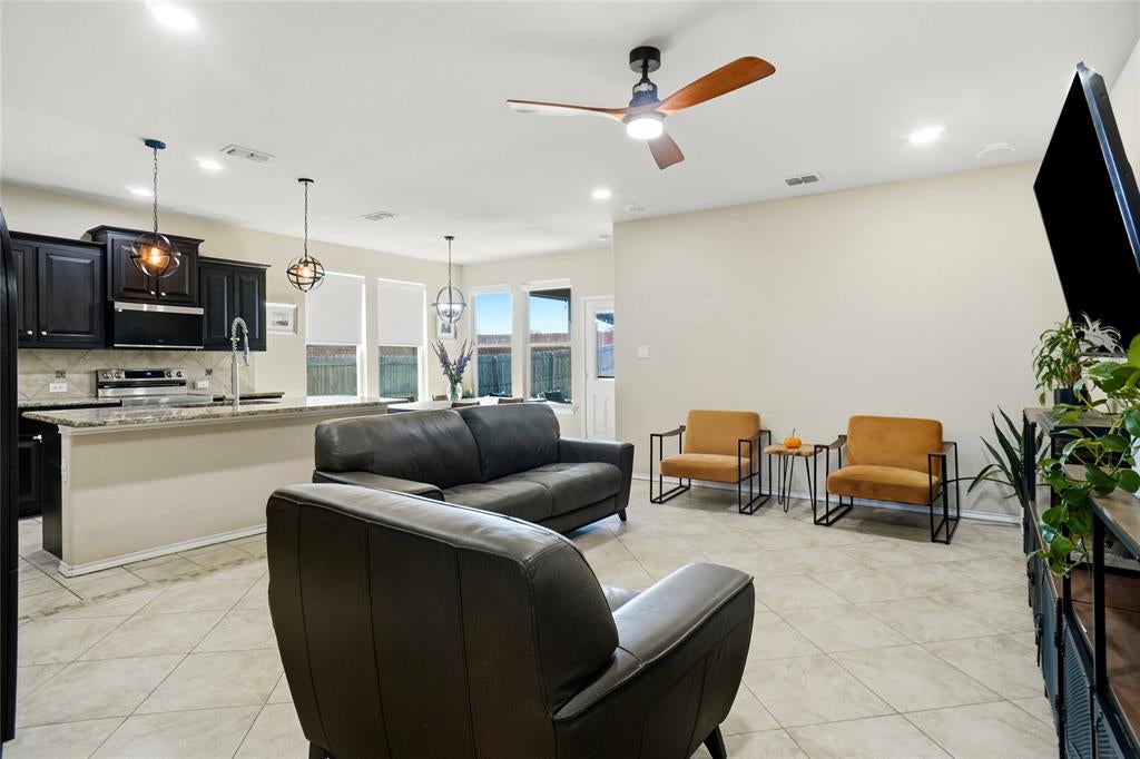 1833 Creekwood Drive
