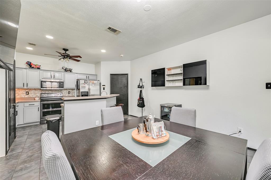 HERITAGE PH 3 BLK 6 LT 14 - Residential