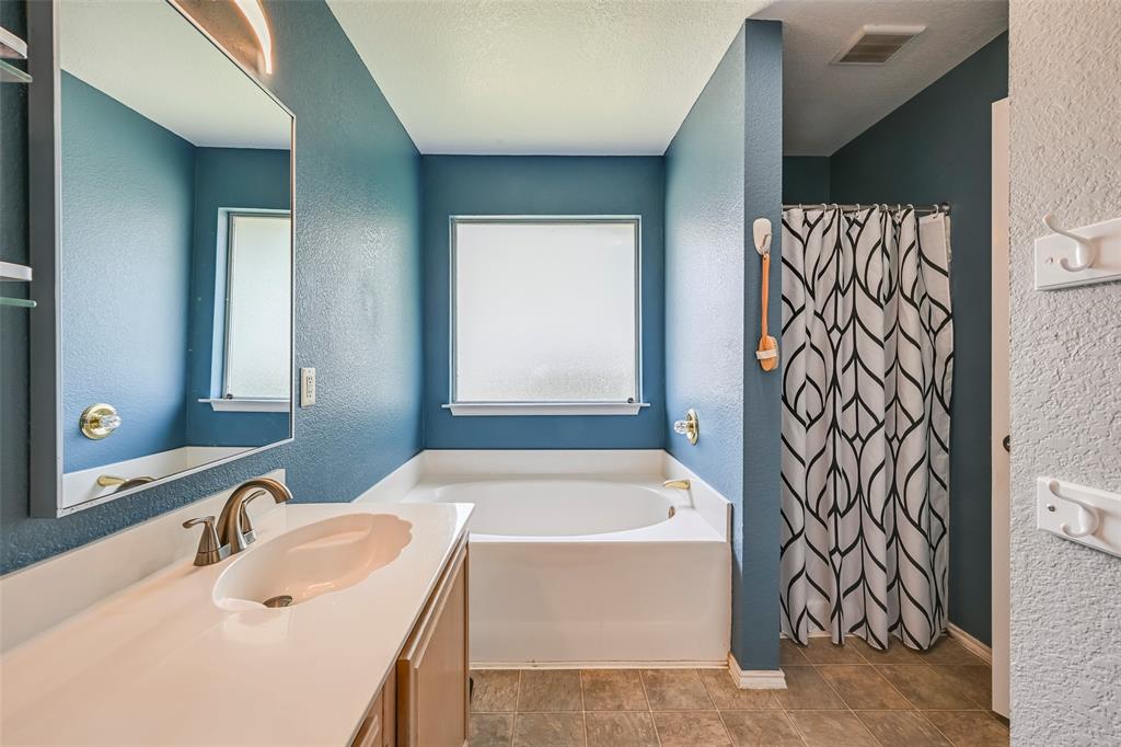 HERITAGE PH 3 BLK 6 LT 14 - Residential