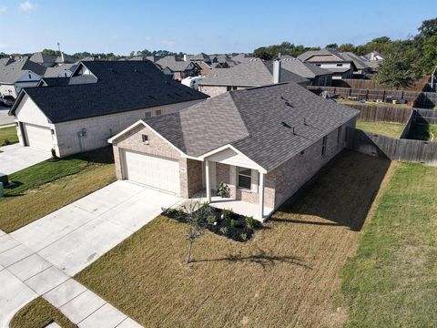 Photo of 1361 Beach Drive, Pelican Bay, TX 76020 (MLS # 21097913) Photo of 1361 Beach Drive, Pelican Bay, TX 76020 (MLS # 21097913)