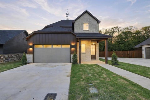 Photo of 109 Iron Horse Lane, Denison, TX 75020 (MLS # 21416587)