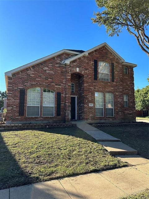 Photo of 800 Pebble Ridge Drive, Lewisville, TX 75067 (MLS # 21421173)