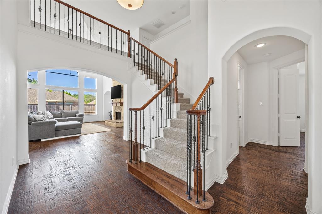 4504 Oxbow Drive