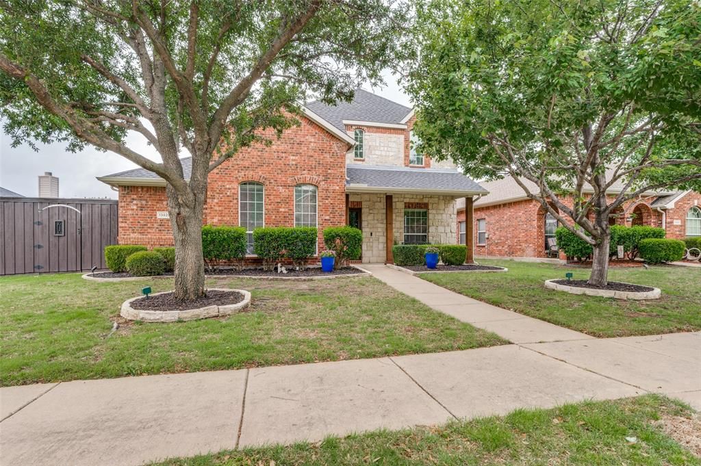 Photo of 13827 Plum Valley Drive, Frisco, TX 75033 (MLS # 21252796)