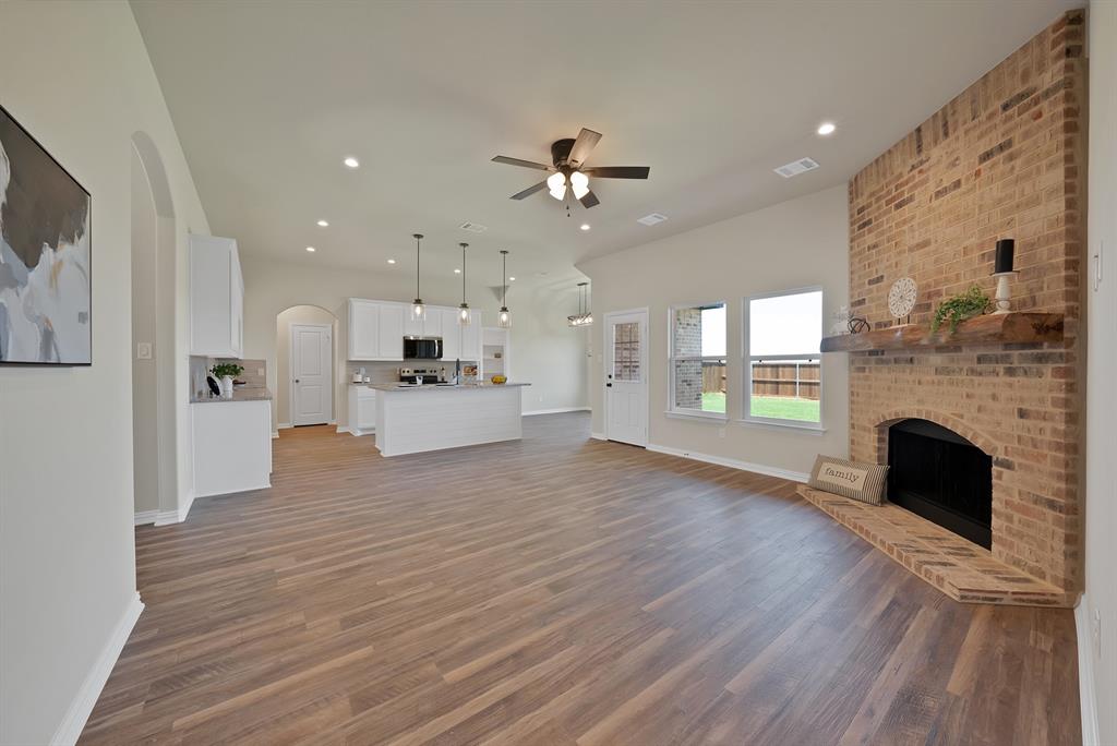 Cloverleaf - Residential