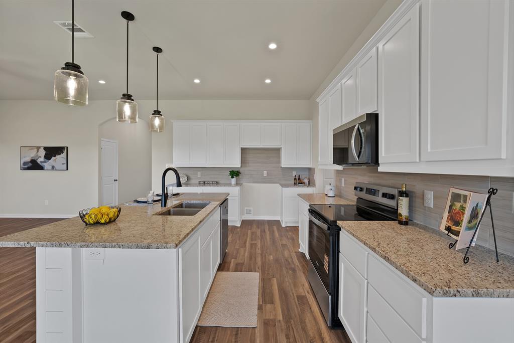 Cloverleaf - Residential