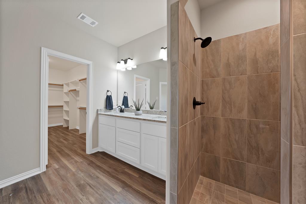 Cloverleaf - Residential