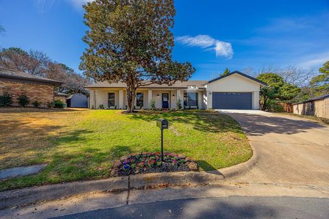 3025 Hillcrest Court Grapevine TX 76051