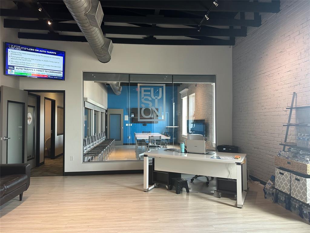 Burleson Add - Commercial Lease