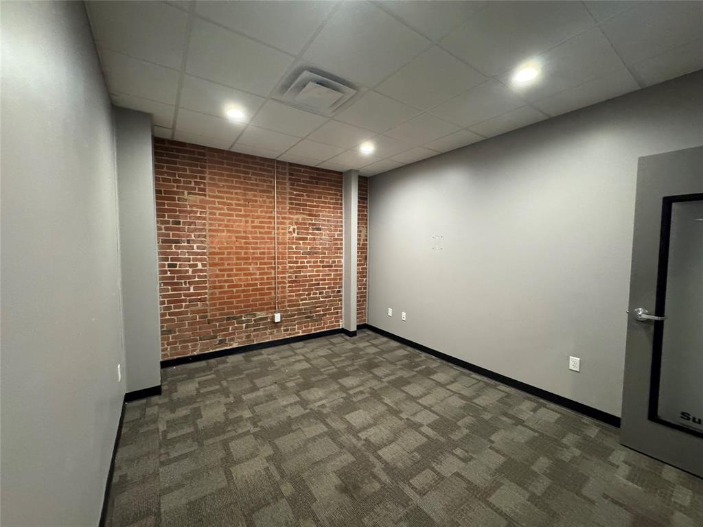 Burleson Add - Commercial Lease