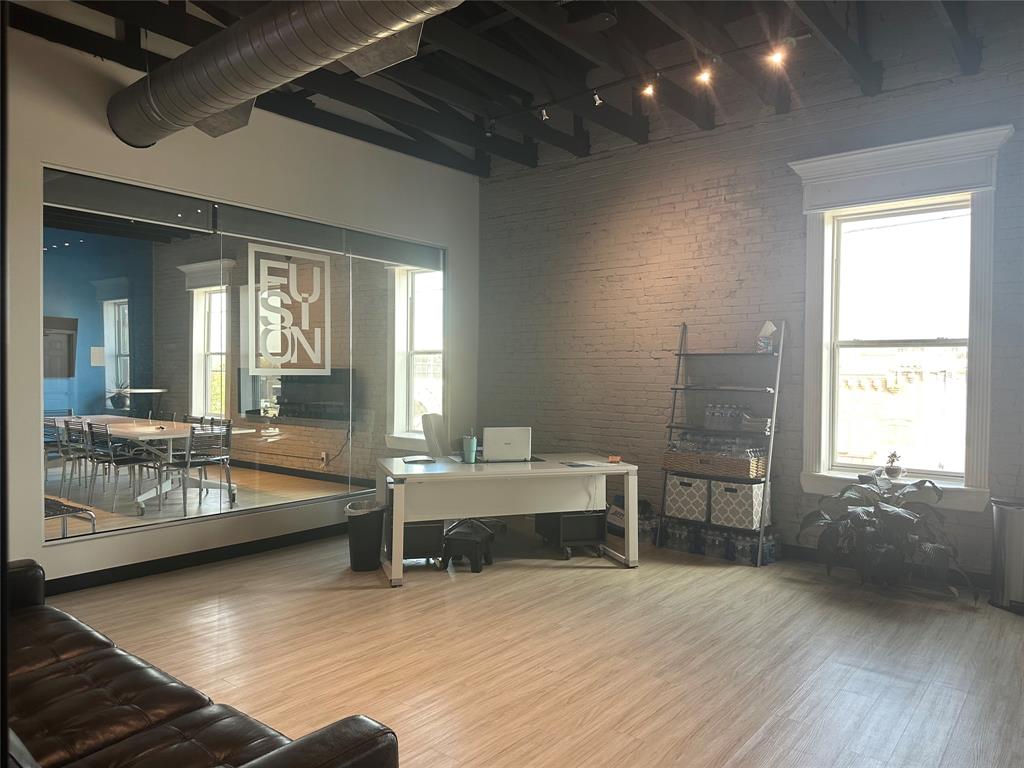 Burleson Add - Commercial Lease