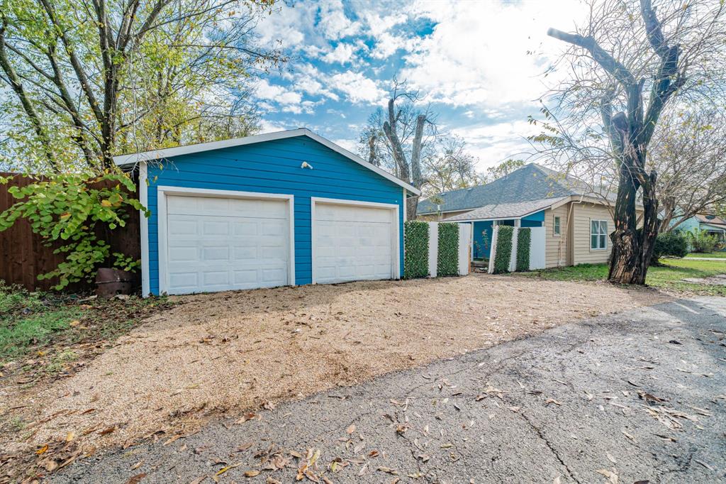 A M Moore - Residential