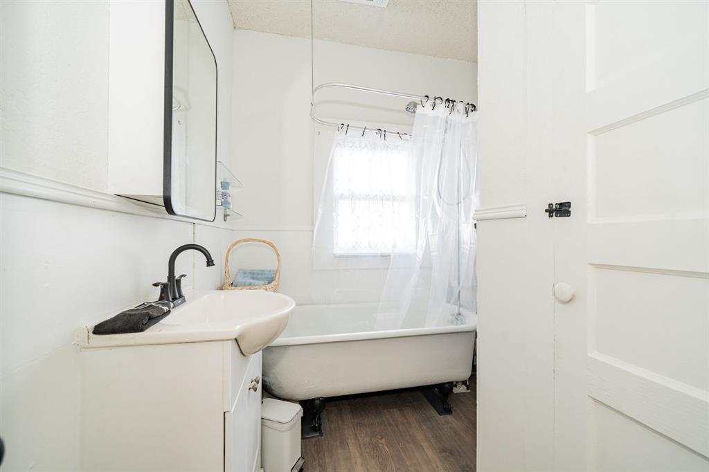 A M Moore - Residential