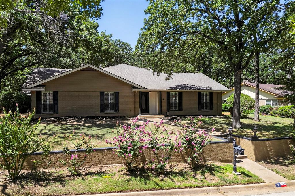 201 Trailwood Drive