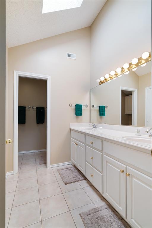 Twin Lakes - Residential