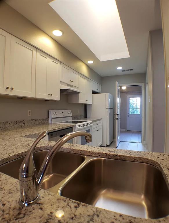 Preston Manor Ph II - Residential Lease