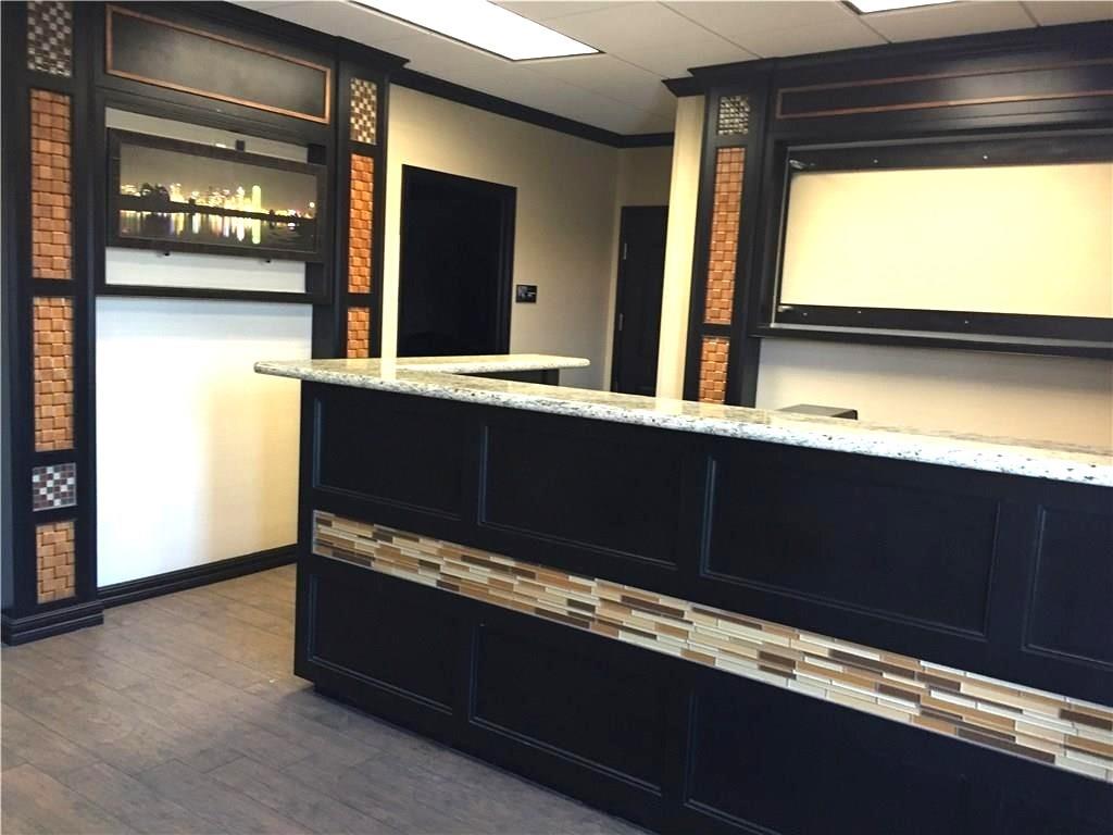 1135 Kinwest Parkway 150