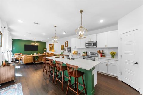 2340 Starks Avenue Dallas TX 75215