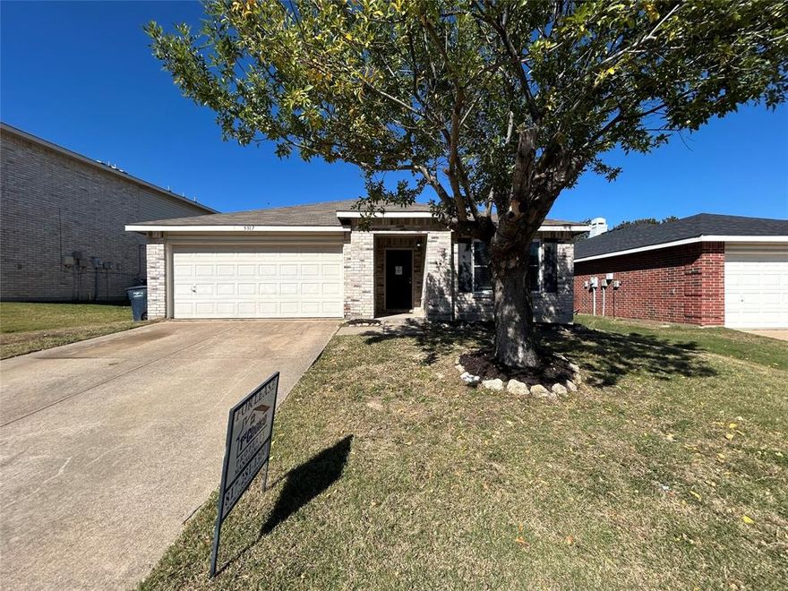 MOVE IN special!!  $500 off 1st months rent
Single-Story Home with 2,086 sq ft of living space

4 Bedrooms  2 Bathrooms

Washer & Dryer included

2-Car Garage

Spacious two living rooms + formal dining room

Carpet in bedrooms for comfort

Location Benefits:

Keller ISD schools

Walking distance to the high school

Desirable neighborhood with a family-friendly atmosphere

Why You’ll Love It
This beautifully maintained single-story home offers a welcoming layout perfect for families or anyone needing extra space. With two living areas and a formal dining room, you’ll have plenty of room for entertaining or relaxing. The inclusion of a washer and dryer makes moving in hassle-free, while the 2-car garage adds convenience.

Ideal for anyone seeking a comfortable home in a top-rated school district.