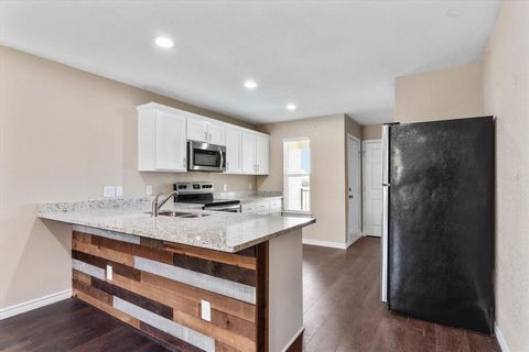 Photo of 1406 Courtney Place #A, Cleburne, TX 76033 (MLS # 21224925)