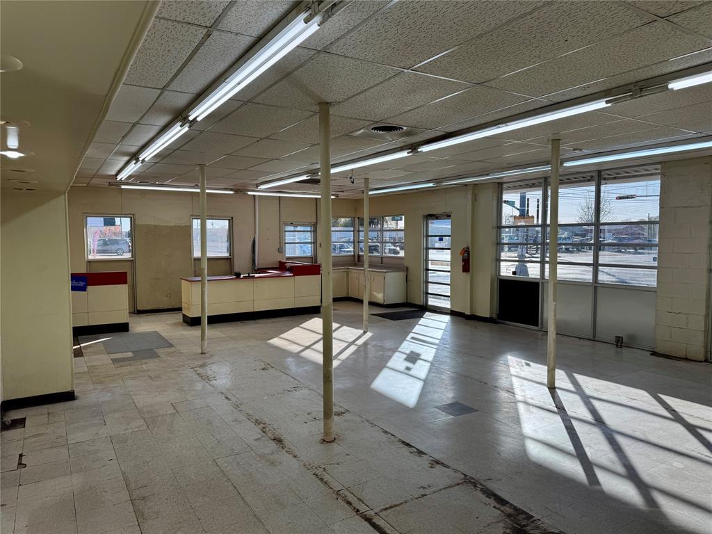 Crescent Heights - Commercial Sale