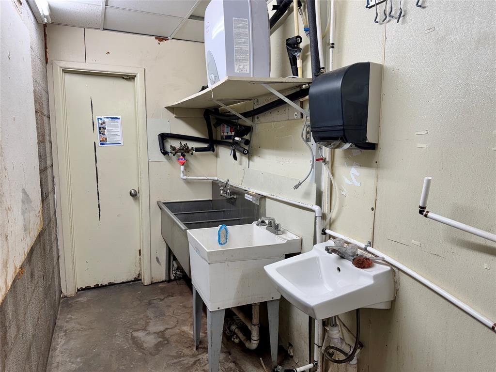 Crescent Heights - Commercial Sale