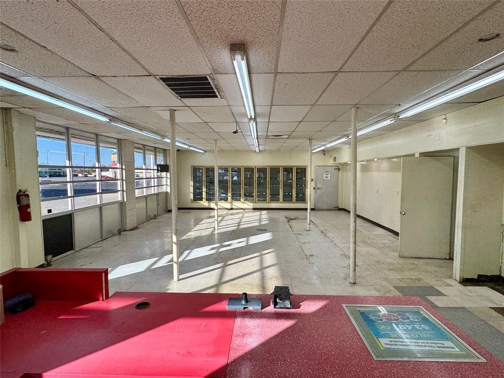 1201 N Mockingbird Lane