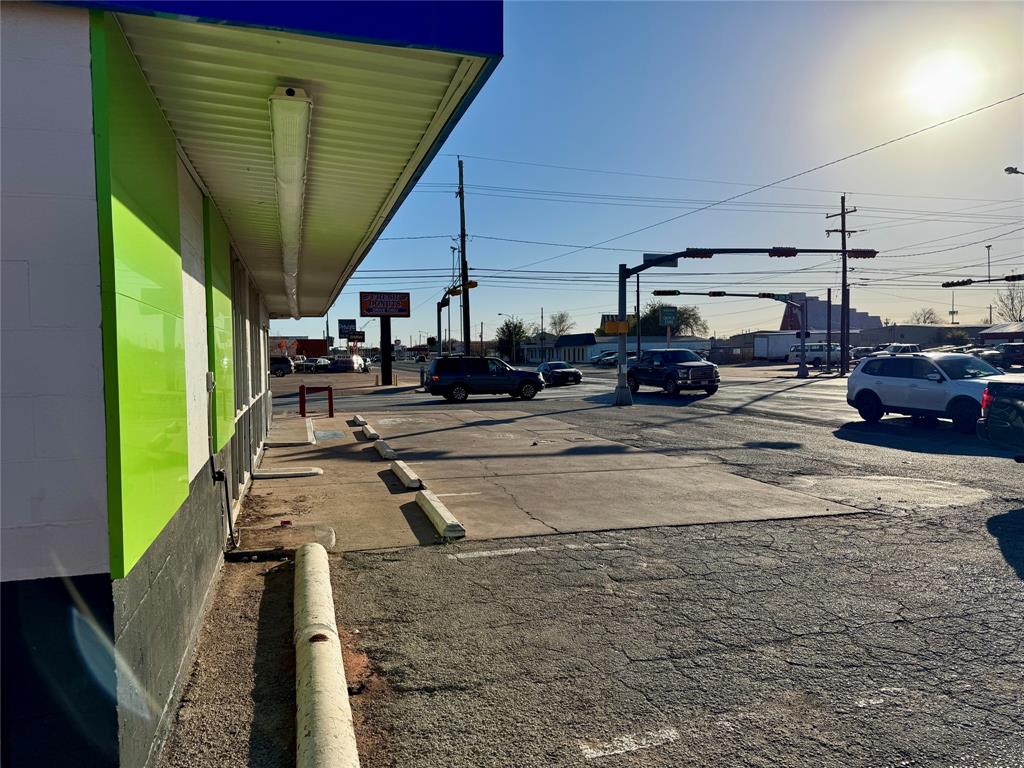 1201 N Mockingbird Lane