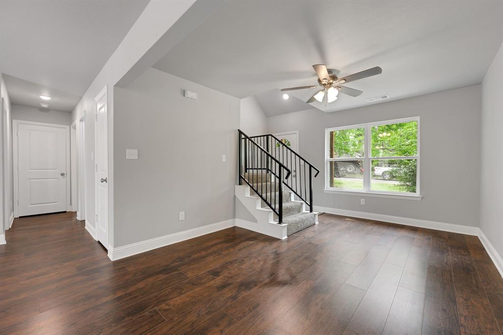 1729 Foster Drive