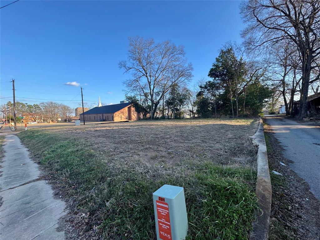 622 W Oakwood Street