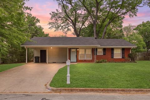 Photo of 3122 Faith Lane, Tyler, TX 75701 (MLS # 21225846)