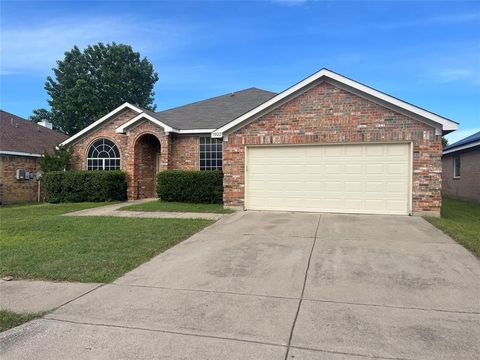 7022 Snowy Owl Street Arlington TX 76002