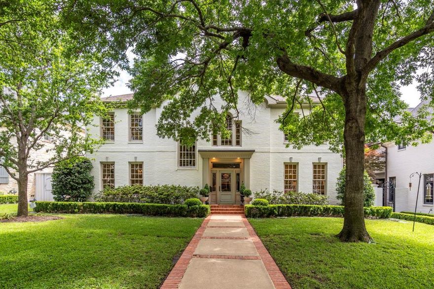 Classic stately Georgian home with an excellent flow for entertaining as well as family living.  The large master features a fireplace, jetted tub, separate shower and vanities, two walk in closets and room for a sitting area. Great playroom or media room on second floor. Superb location nestled in the Fairway of UP zoned to Hyer Elementary and HPISD and within a short walk of sought after Caruth Park and Preston Center shopping and dining. 
This home exudes warmth and has wonderful natural light and beautiful trees with lovely balconies and outdoor living spaces.