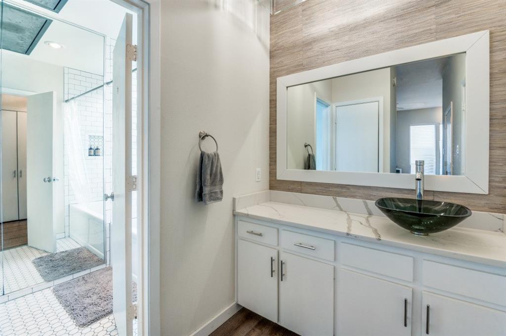 3907 Throckmorton Street 4