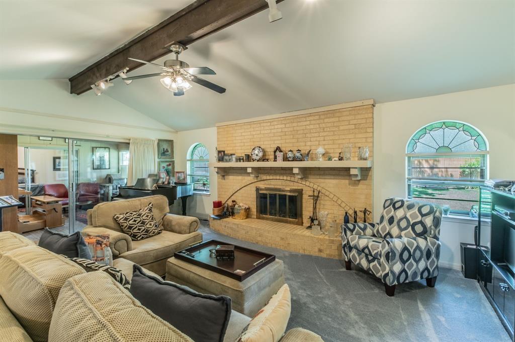 2221 Vanderbilt Court