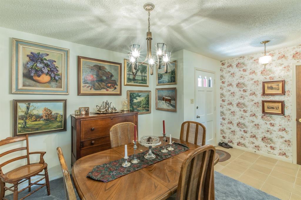 2221 Vanderbilt Court