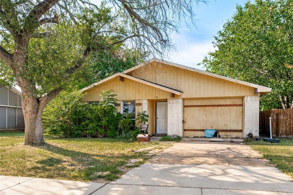 422 N Holiday Drive