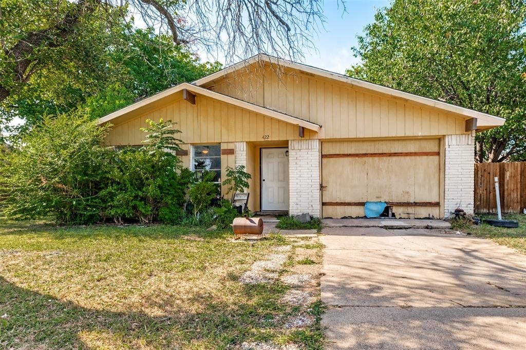 422 N Holiday Drive