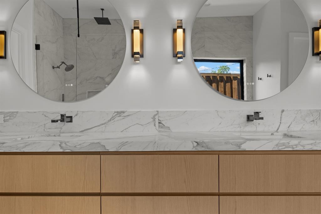 WILSHIRE HEIGHTS - Residential